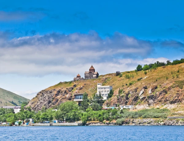 Tsaghkadzor (Kétcharis, Téléphérique), Lac Sévan (Sévanavank), dégustation de barbecue de la truite de Sévan