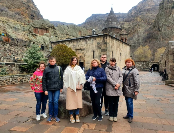 Kloster Chor Wirap, Stausee Asat, Tempel von Garni, Meisterklasse fürs Lawasch-Backen, Kloster Geghard