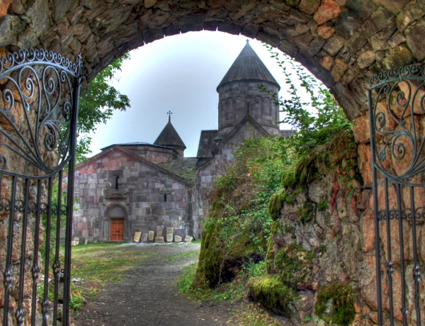 Diligian (breve sosta), Lago Parz (Cristallo), Ijevan, Monastero Makaravanq, Fabbrica di vino e brandy di Ijevan