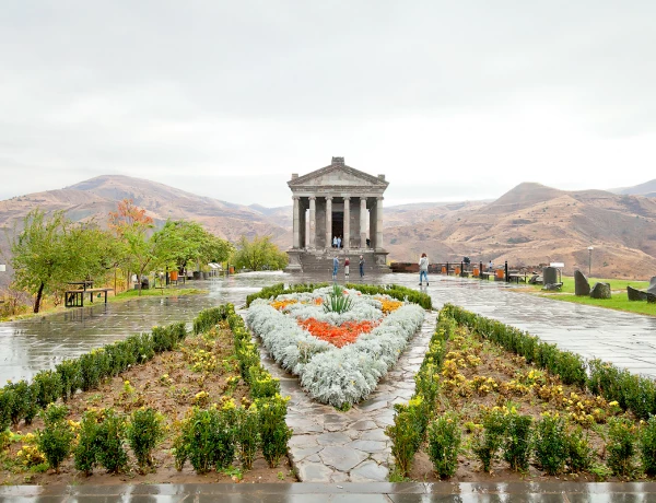 Temple de Garni, Monastère Guégard, Atelier de cuisson de lavache et dessert de fête, déjeuner