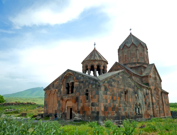 Howhannawank, Saghmosawank, Karmrawor, Schokoladenhaus Gourmet Dourme, Aghdzk Mausoleum