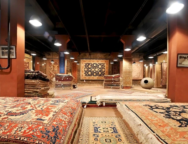 Stadtrundfahrt und Spaziergang in Eriwan, Teppichfabrik und Museum Megerian, Sowjet-Klub