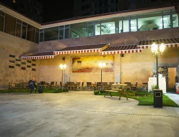 Ani Plaza hotel