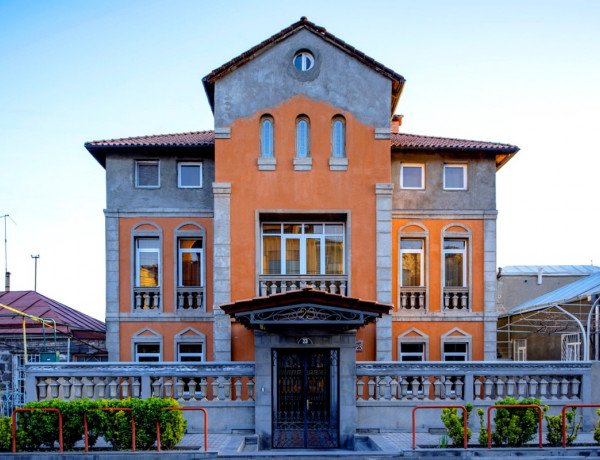 Villa Ayghedzor hotel