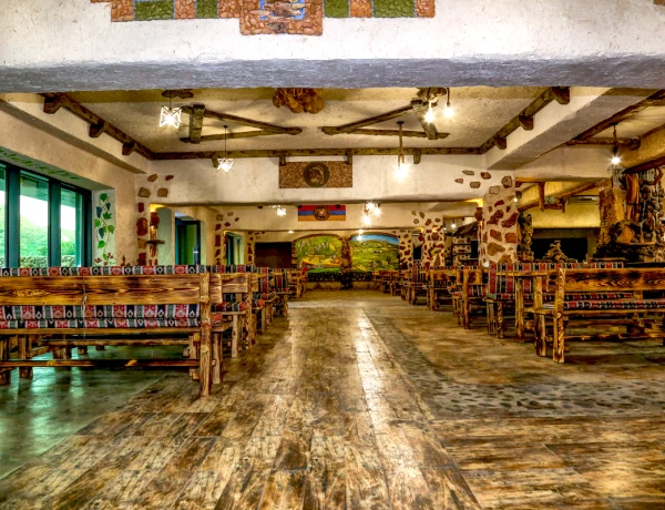 Отель Горис