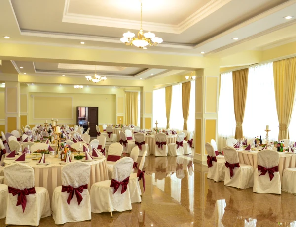 Отель Горис