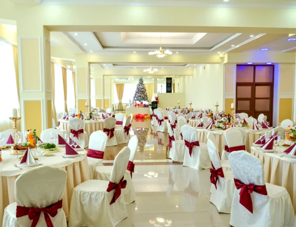 Отель Горис