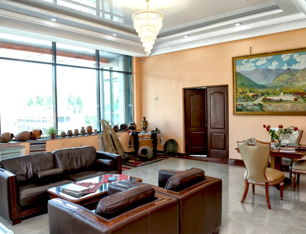 Отель Горис