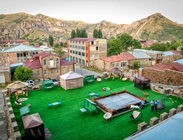 Отель Горис