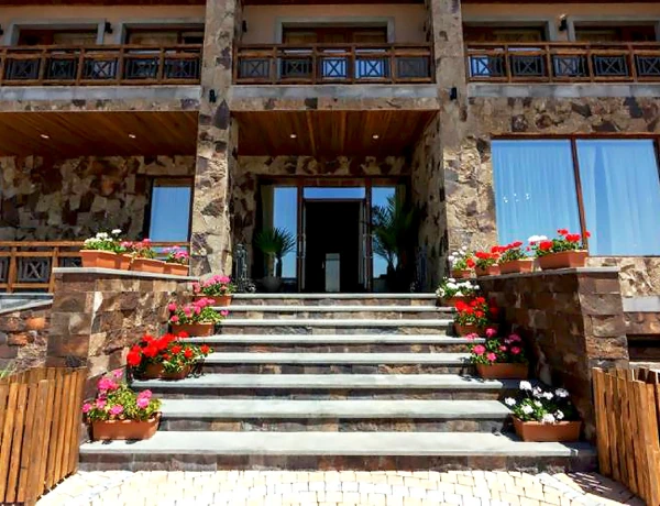 Отель Амберд