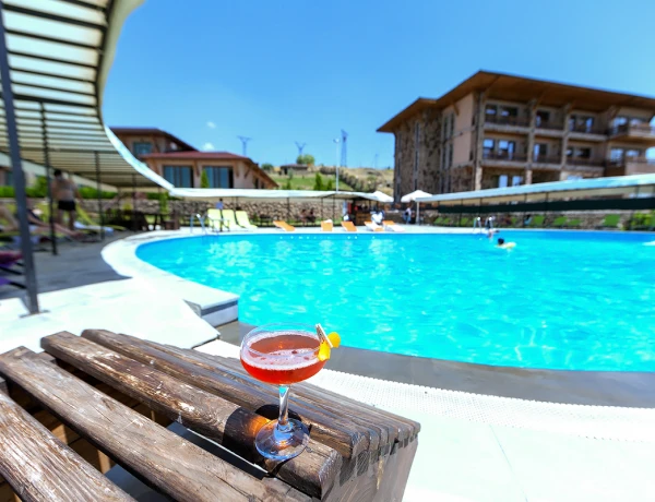 Отель Амберд