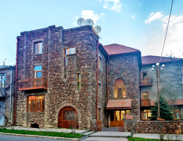 Отель Мирав