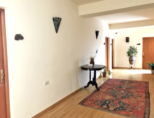 Отель Мирав