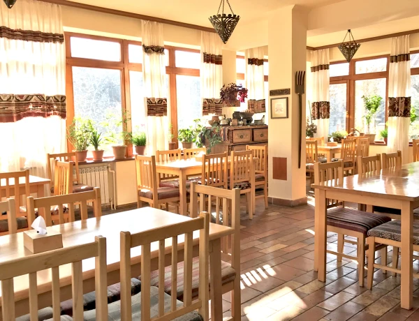 Отель Мирав