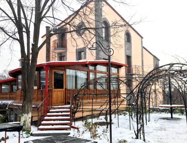 Отель Мирав