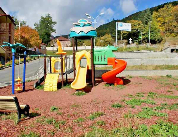 Отель Цахкаовит