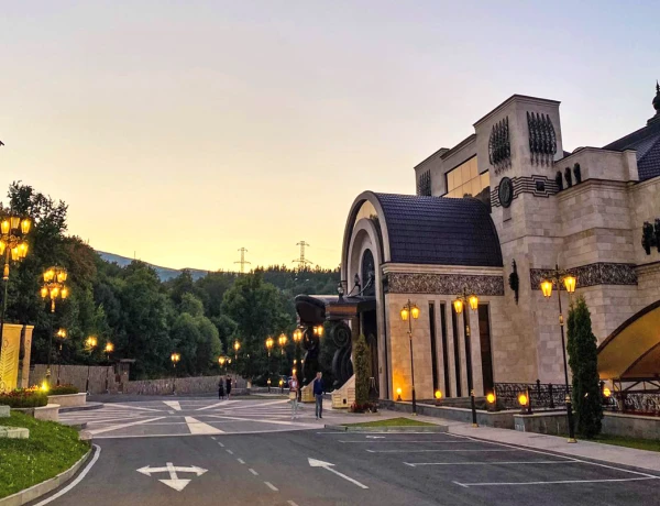 Multi Rest House Resort