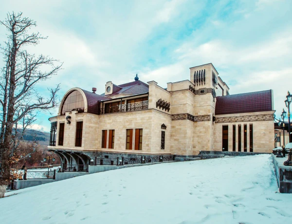 Multi Rest House Resort