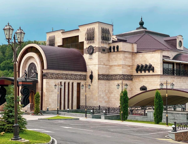 Multi Rest House Resort