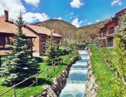 Teghenis Resort