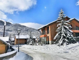 Teghenis Resort