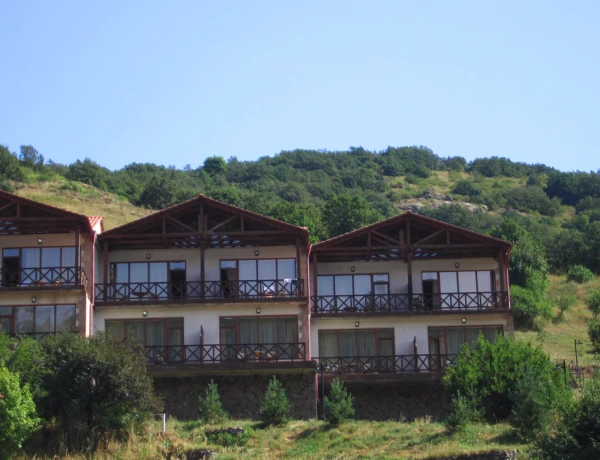 Arthurs Aghveran Resort