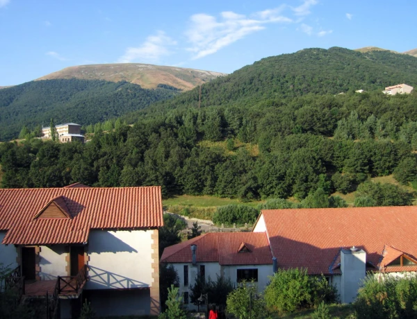 Arthurs Aghveran Resort
