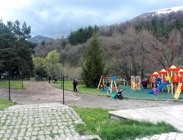 Arthurs Aghveran Resort