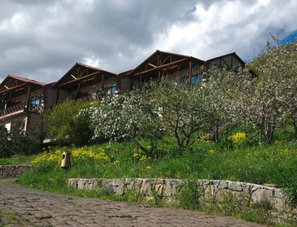 Arthurs Aghveran Resort