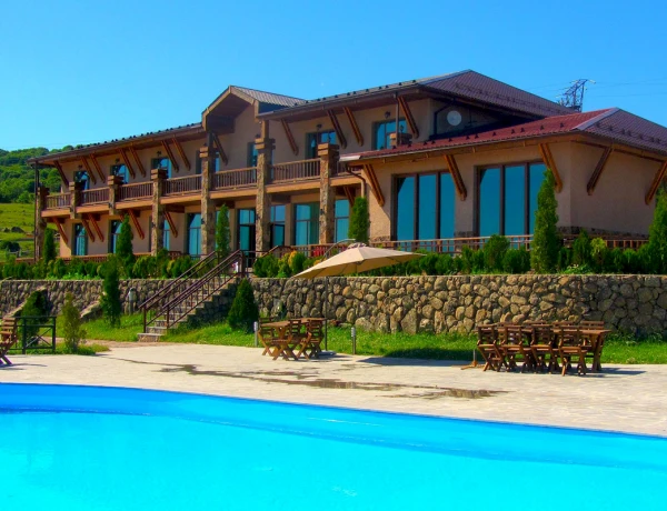 Отель Амберд