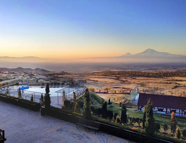 Отель Амберд