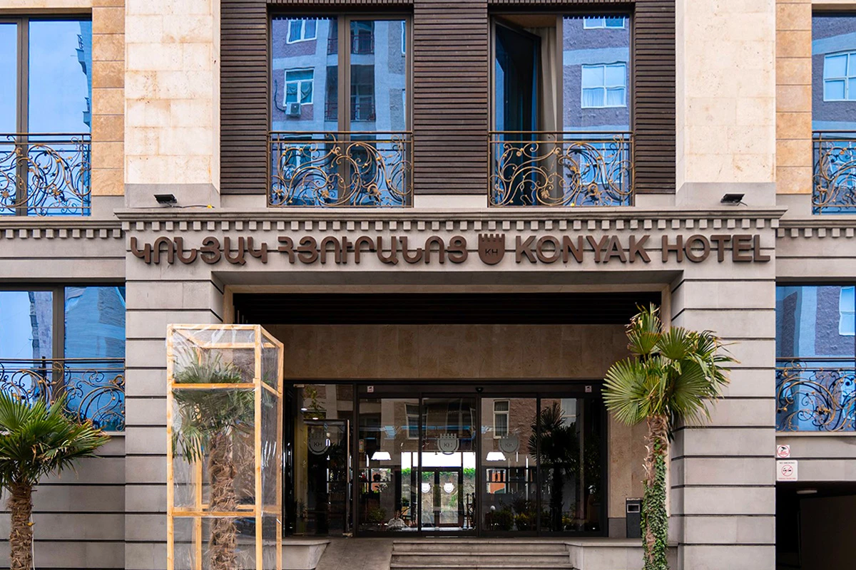 Konyak hotel