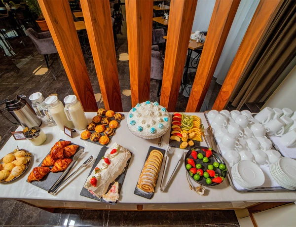 Hotel Median | City Center Yereván