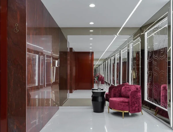 Hôtel Seven Visions, The Dvin