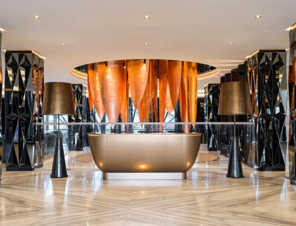 Hôtel Seven Visions, The Dvin