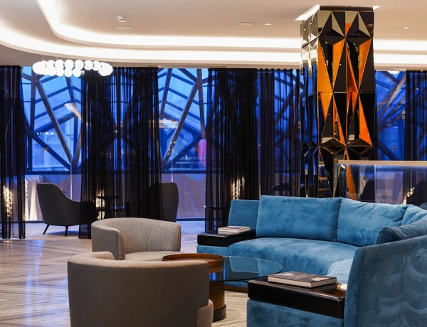 Hôtel Seven Visions, The Dvin