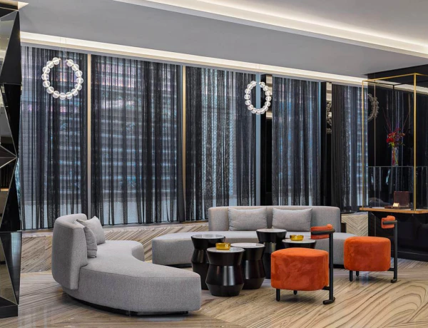 Hôtel Seven Visions, The Dvin