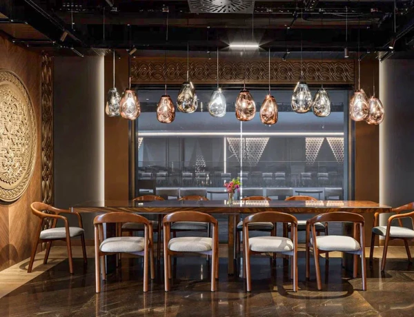 Hôtel Seven Visions, The Dvin