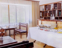 Kompozitor Hotel Diligian