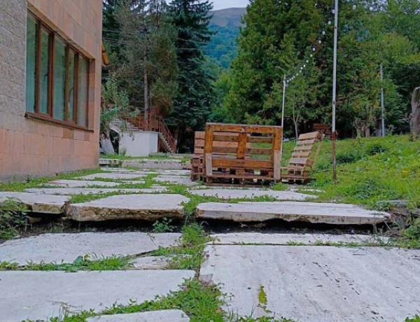 Kompozitor Hotel Dilidschan