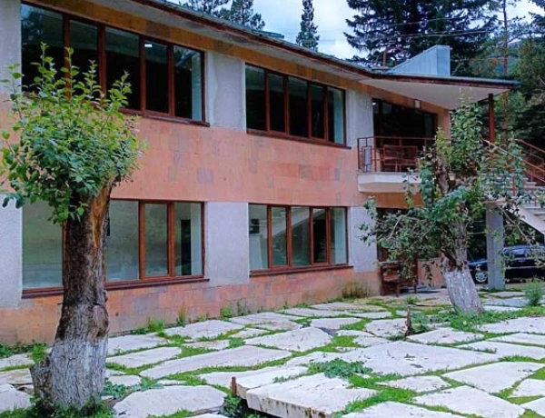 Kompozitor Hotel Dilidschan