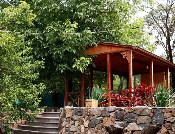 Отель Кефилян