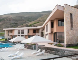 Sevan Up Inn hotel
