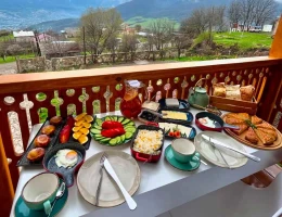 Berkri Gastro Yard and Guesthouse