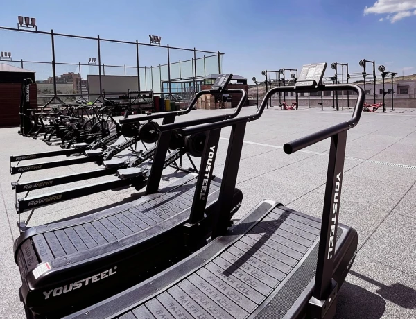 Hôtel Seven Visions, The Dvin