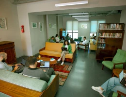 Hostel 11+1 by TUMO