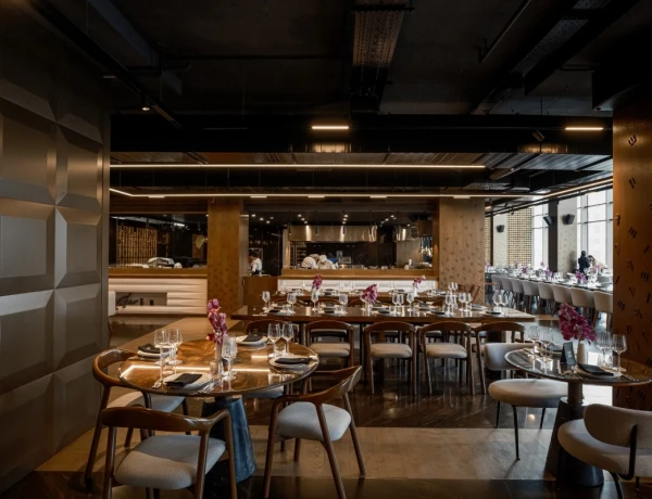 Seven Visions Hotel, The Dvin