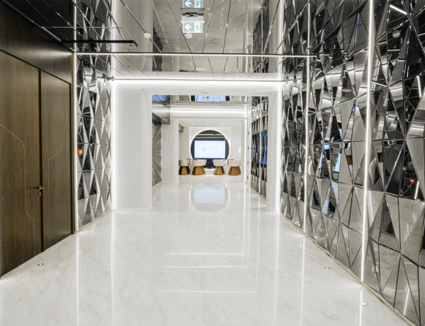 Seven Visions Hotel, The Dvin