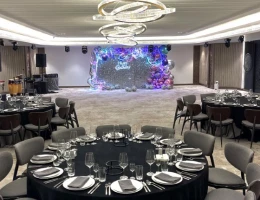 Seven Visions Hotel, The Dvin