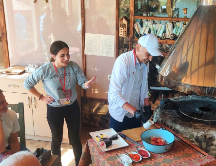 Master class di barbecue di trota di Sevan e pranzo